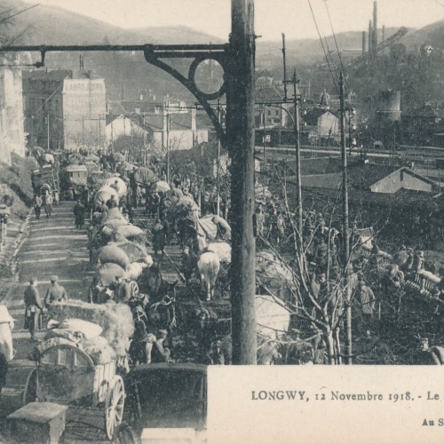 AK aus Longwy im November 1918 mit Soldaten Militaria (14999)