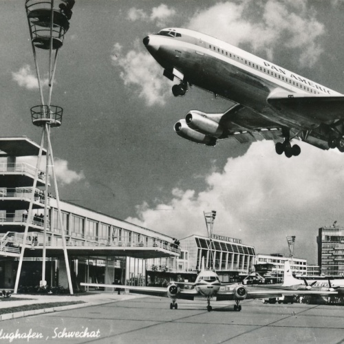 AK aus Wien Flughafen Schwechat mit Flugzeug Ansichtskarte (15292)