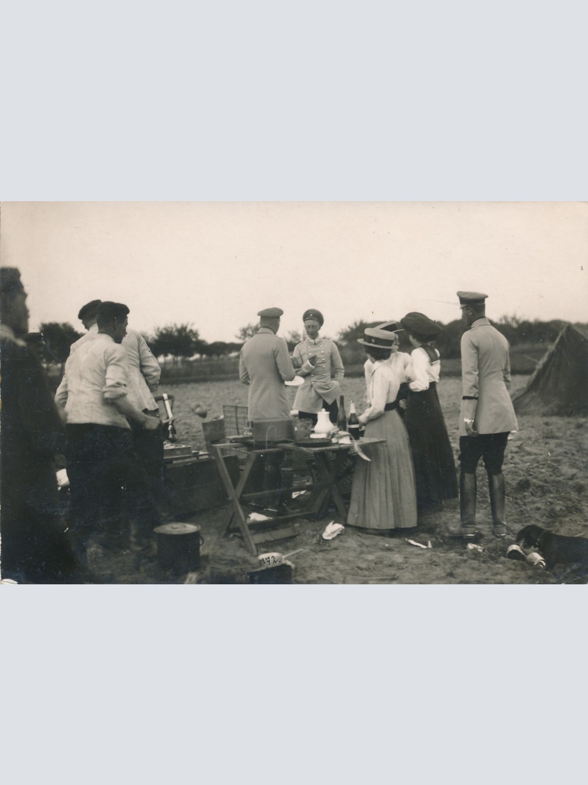 AK Annodazumals mit Soldaten Ansichtskarte (15911)