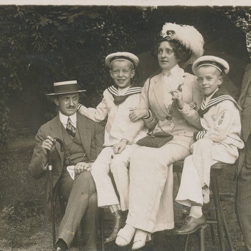 AK Annodazumals Familienfoto Ansichtskarte (16141)