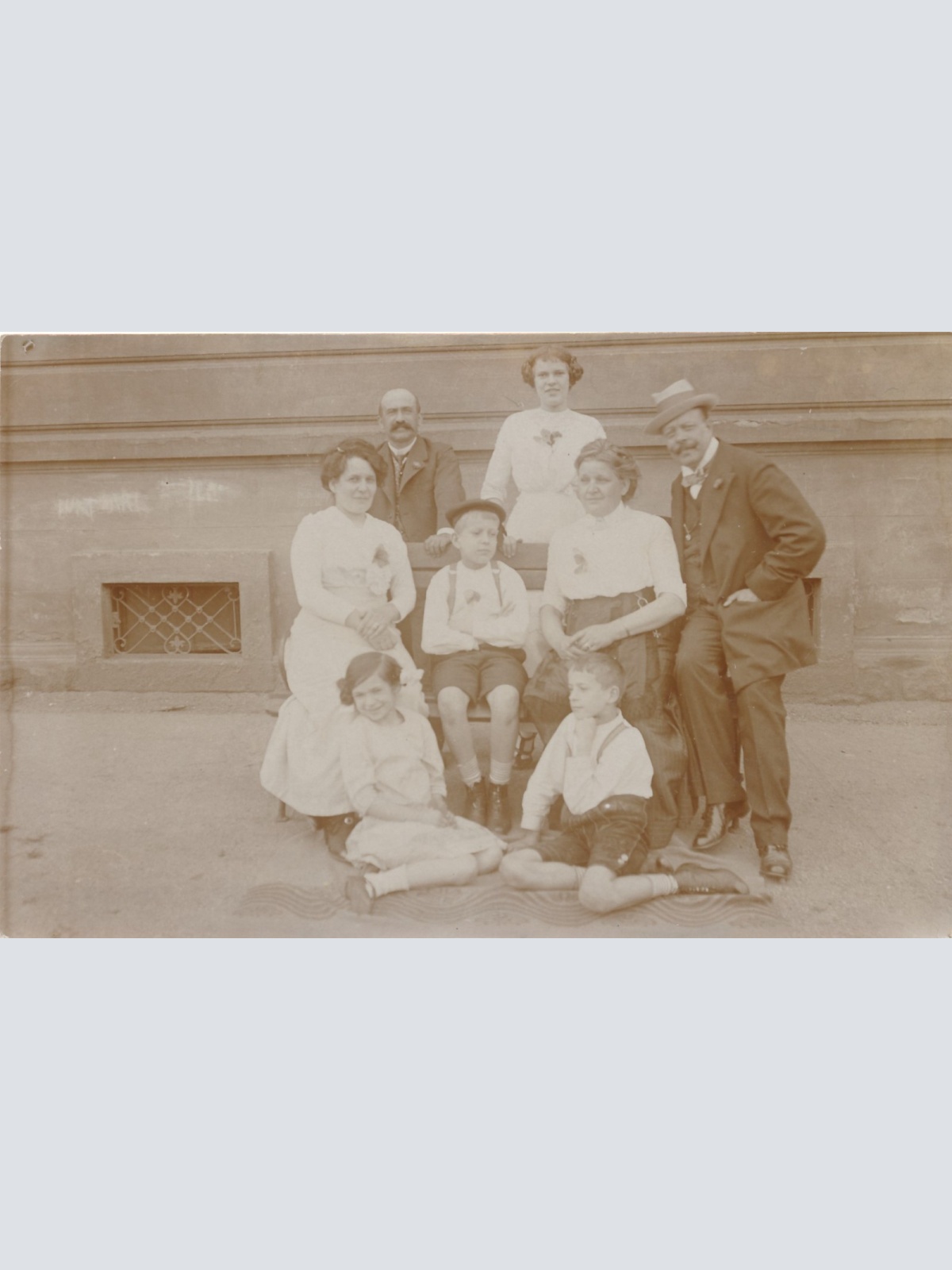 AK Annodazumals Familienfoto Ansichtskarte (16134)