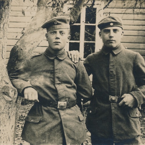 AK Foto von zwei Soldaten Ansichtskarte (15738)