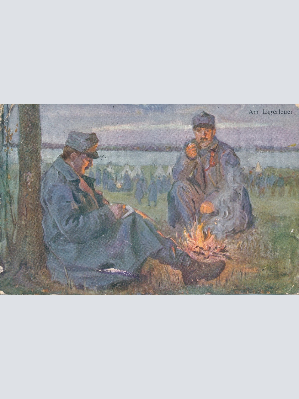 AK am Lagerfeuer mit zwei Soldaten Militaria Ansichtskarte (15432)