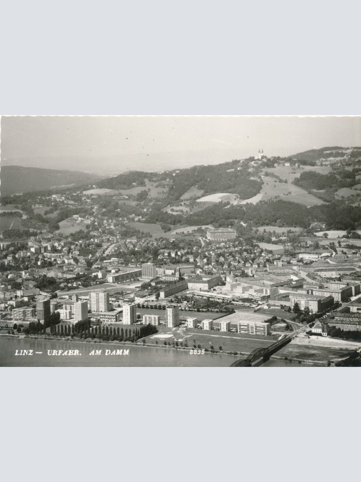 AK aus Linz Urfahr am Damm Oberösterreich Ansichtskarte (15378)
