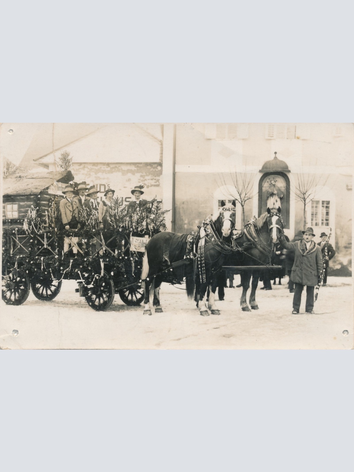 AK Fasching in Offenhausen Oberösterreich mit Kutsche Ansichtskarte (15184)