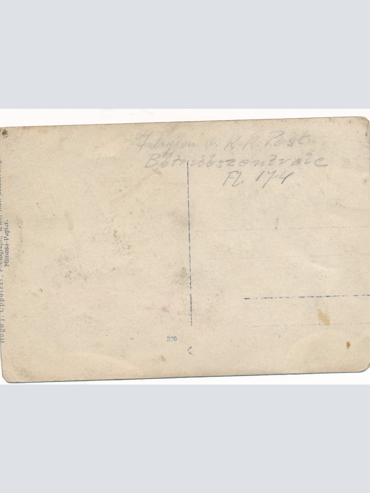 AK Soldaten Gruppe posiert im Wald Militaria Ansichtskarte (16394)