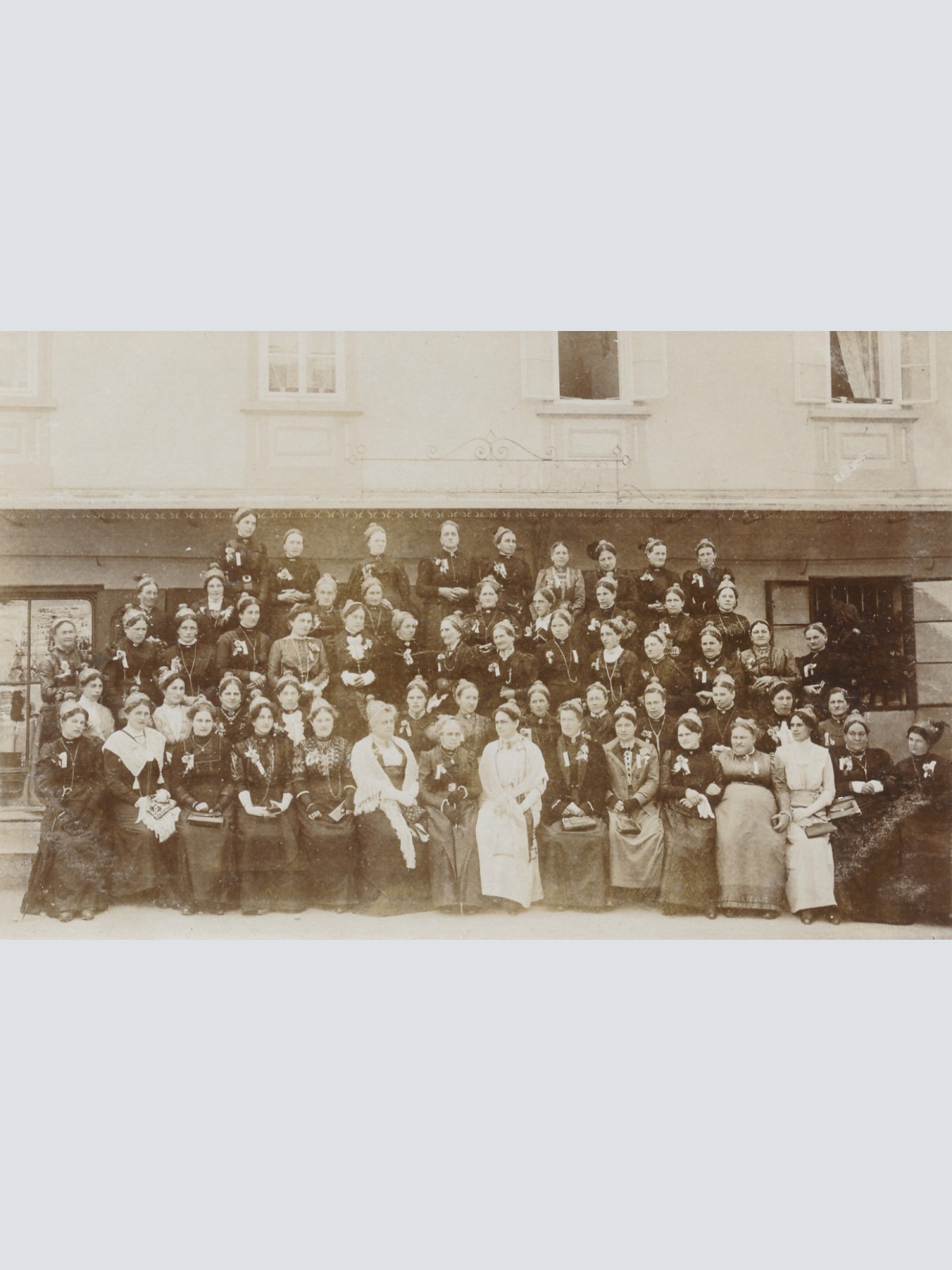 AK Annodazumals von einer Goldhaubengruppe Ansichtskarte (16470)