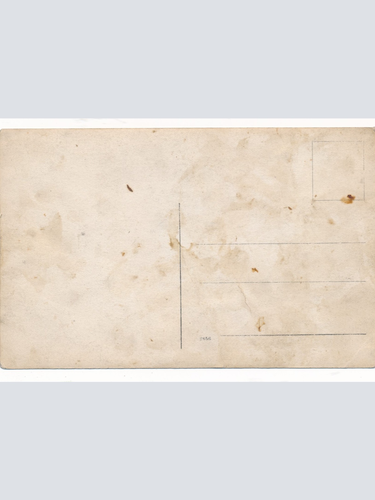 AK Annodazumals Familie vor dem Haus Ansichtskarte (16649)