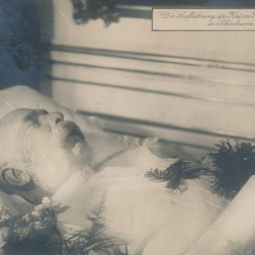 AK die Aufbewahrung des Kaisers Franz Josef im Totenbett Ansichtskarte (16878)