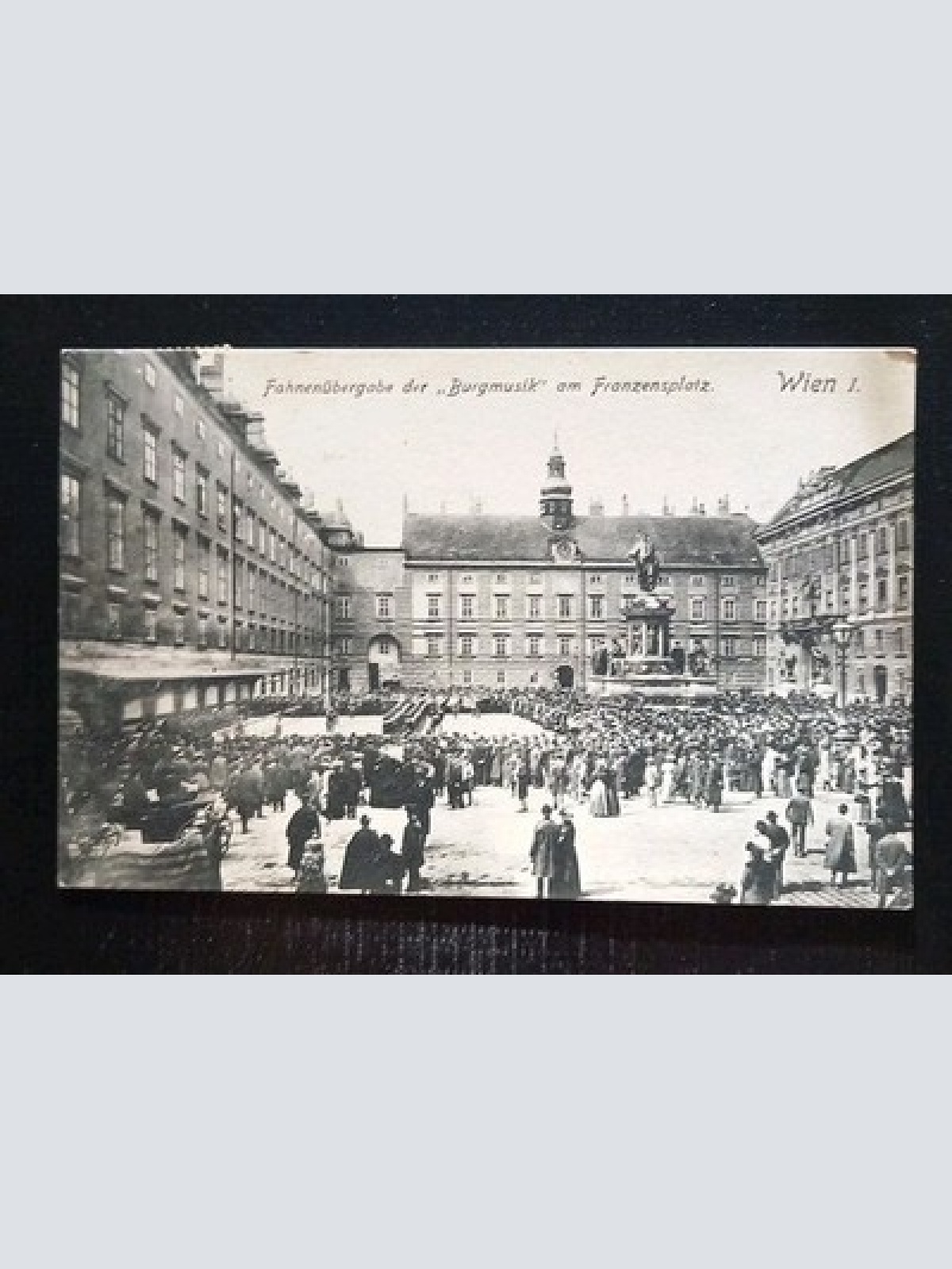 Fahnenübergabe Der Burgmusik Am Franzenplatz Wien I Gr A0009  K