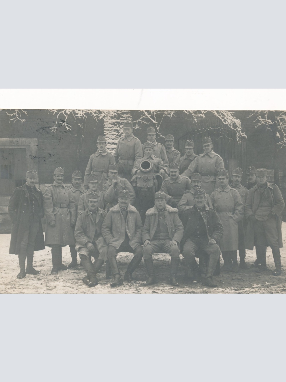 AK Militaria Mannschaftsfoto Soldaten mit Mörser Ansichtskarte (17012)