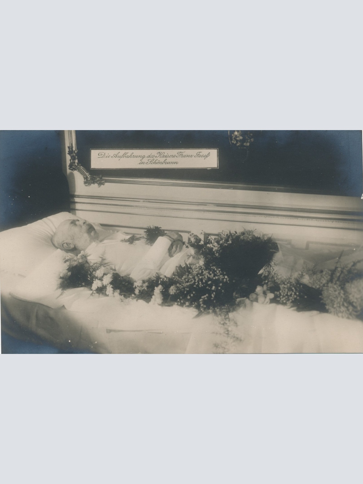 AK Militaria vom Kaiser Franz Josef im Totenbett Ansichtskarte (17072)