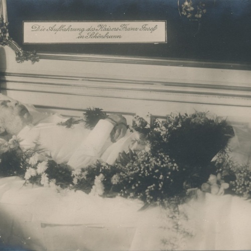 AK Militaria vom Kaiser Franz Josef im Totenbett Ansichtskarte (17072)