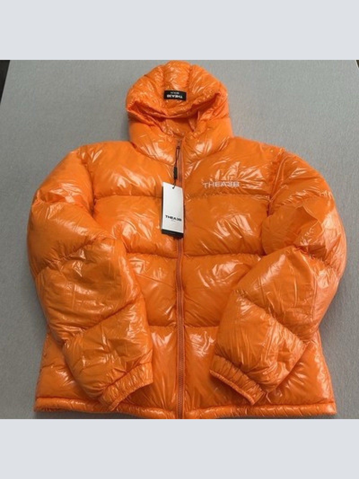TheA3B Essence Logo Puffer Jacke Orange Größe XS Neu mit Etikett WINTERSALE!