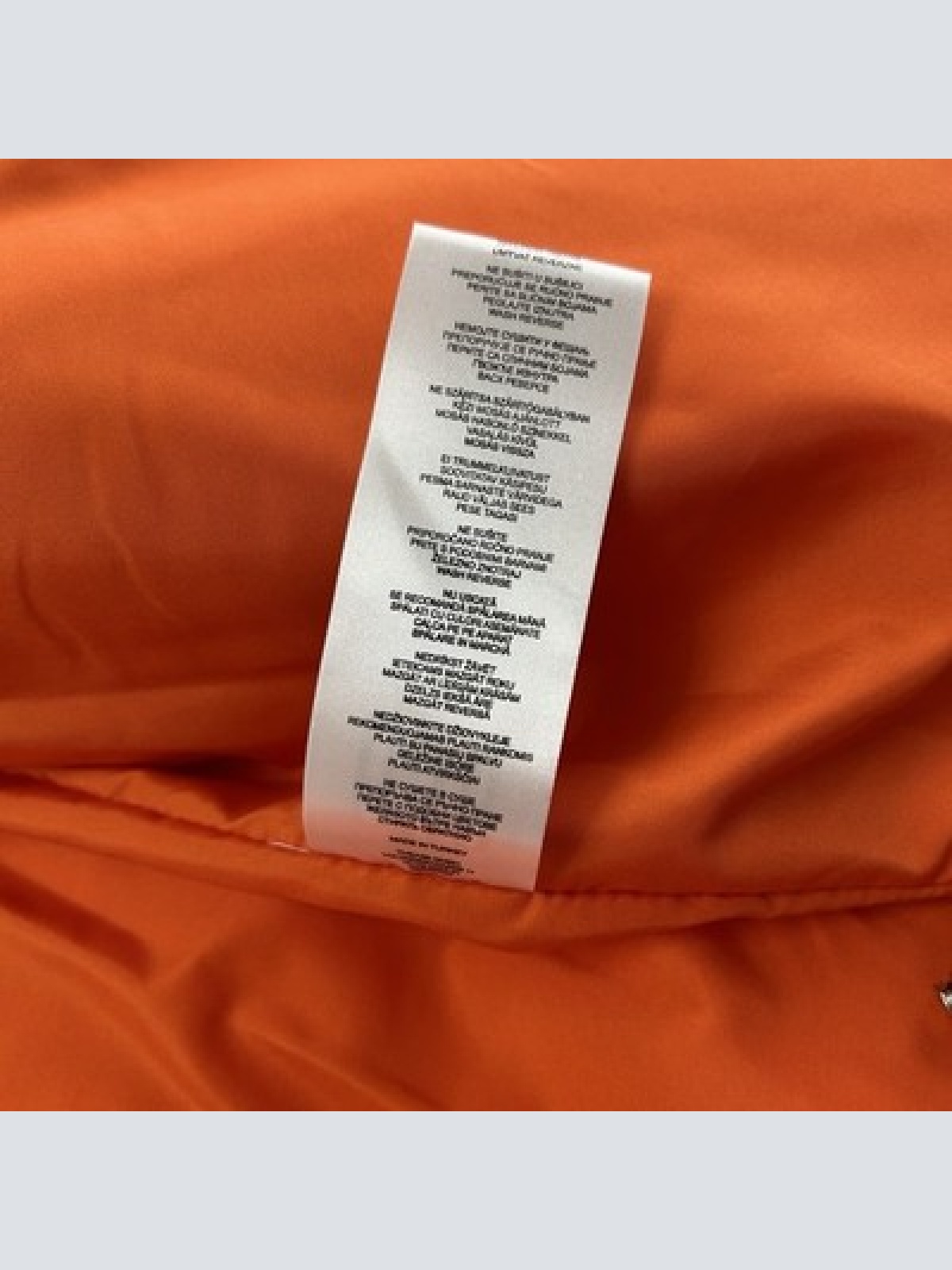 TheA3B Essence Logo Puffer Jacke Orange Größe XS Neu mit Etikett WINTERSALE!