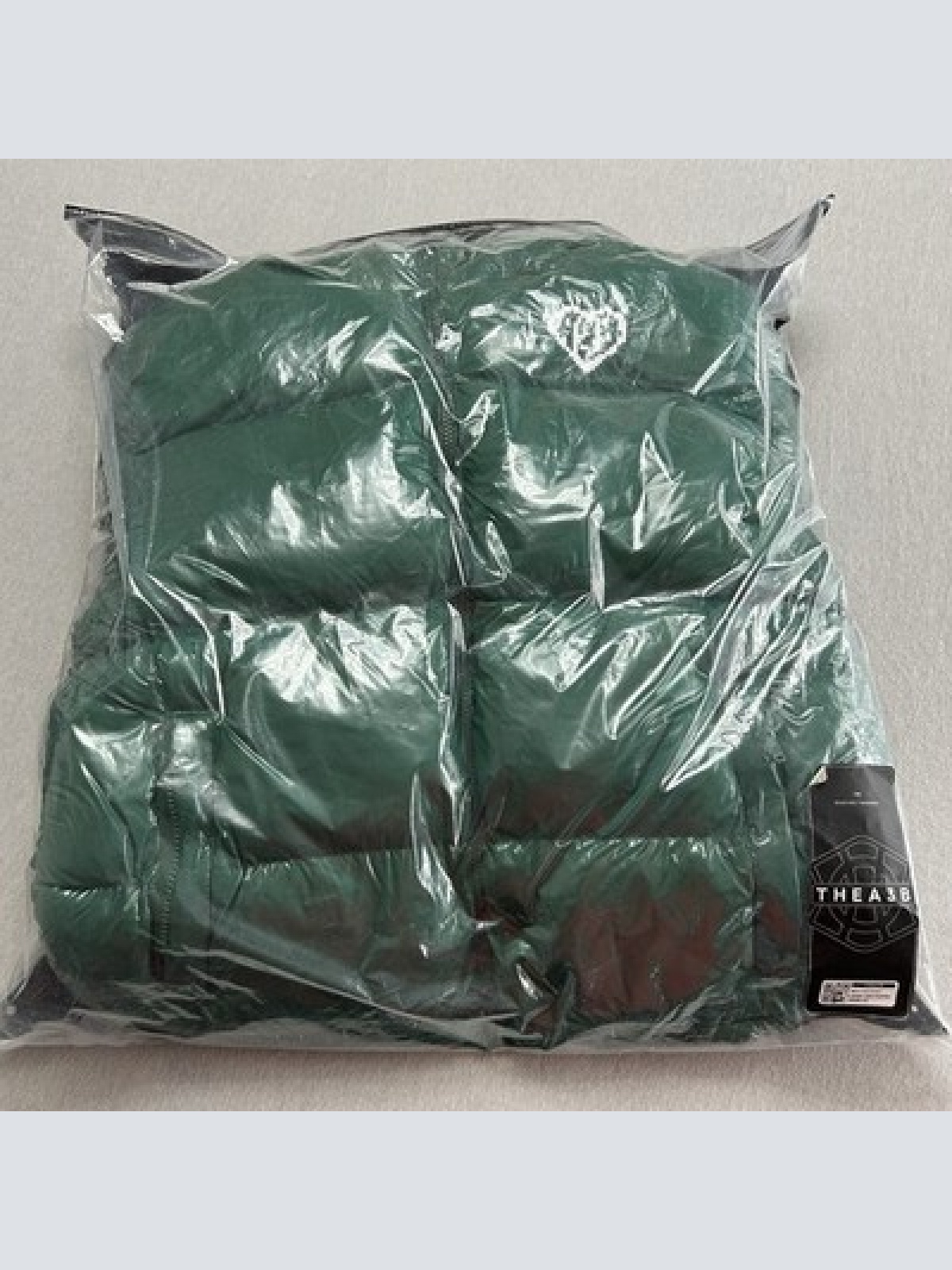 TheA3B Verse Logo Puffer Jacke Grün Größe XS Neu mit Mängel WINTERSALE!