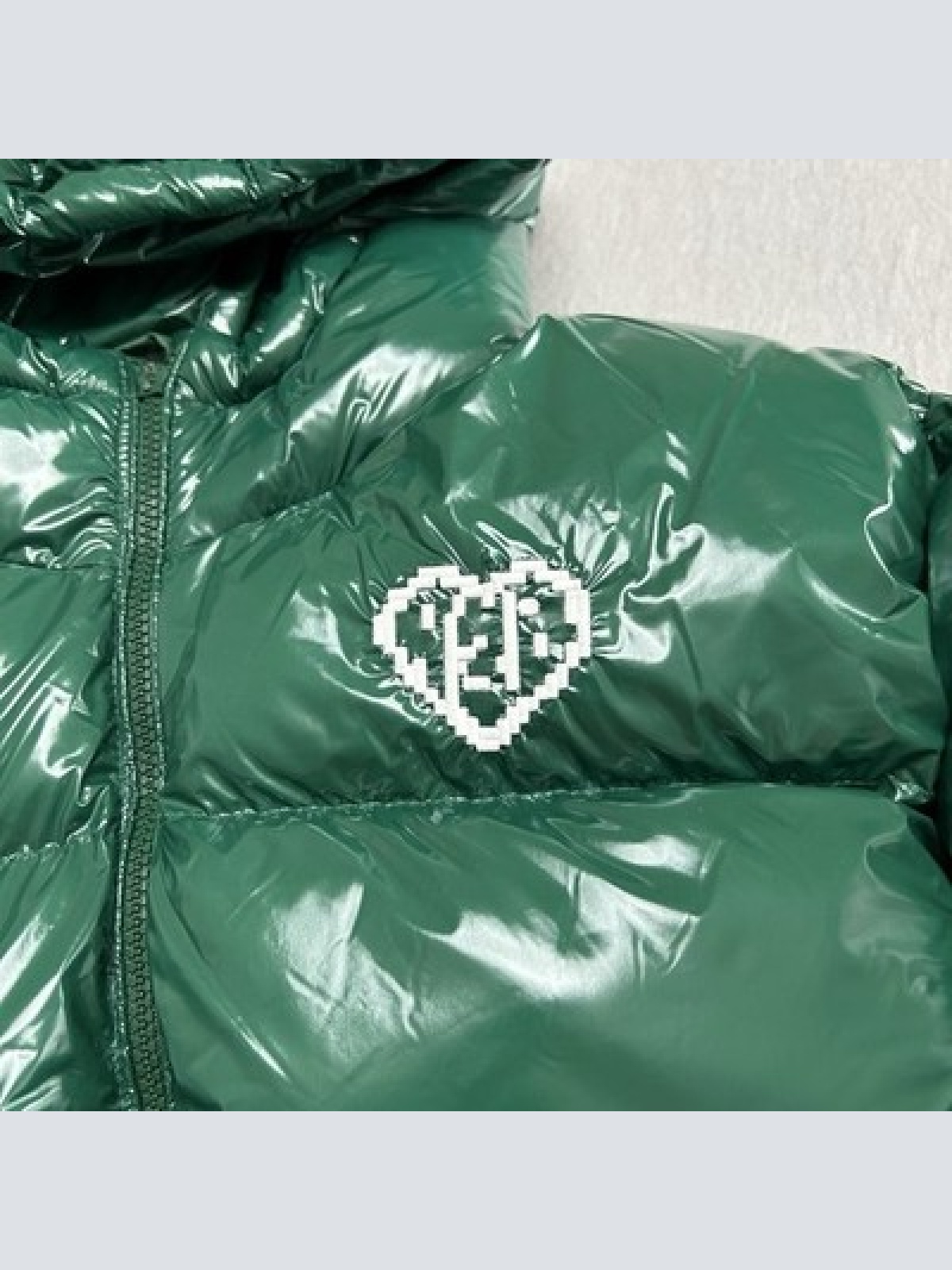 TheA3B Verse Logo Puffer Jacke Grün Größe XS Neu mit Mängel WINTERSALE!