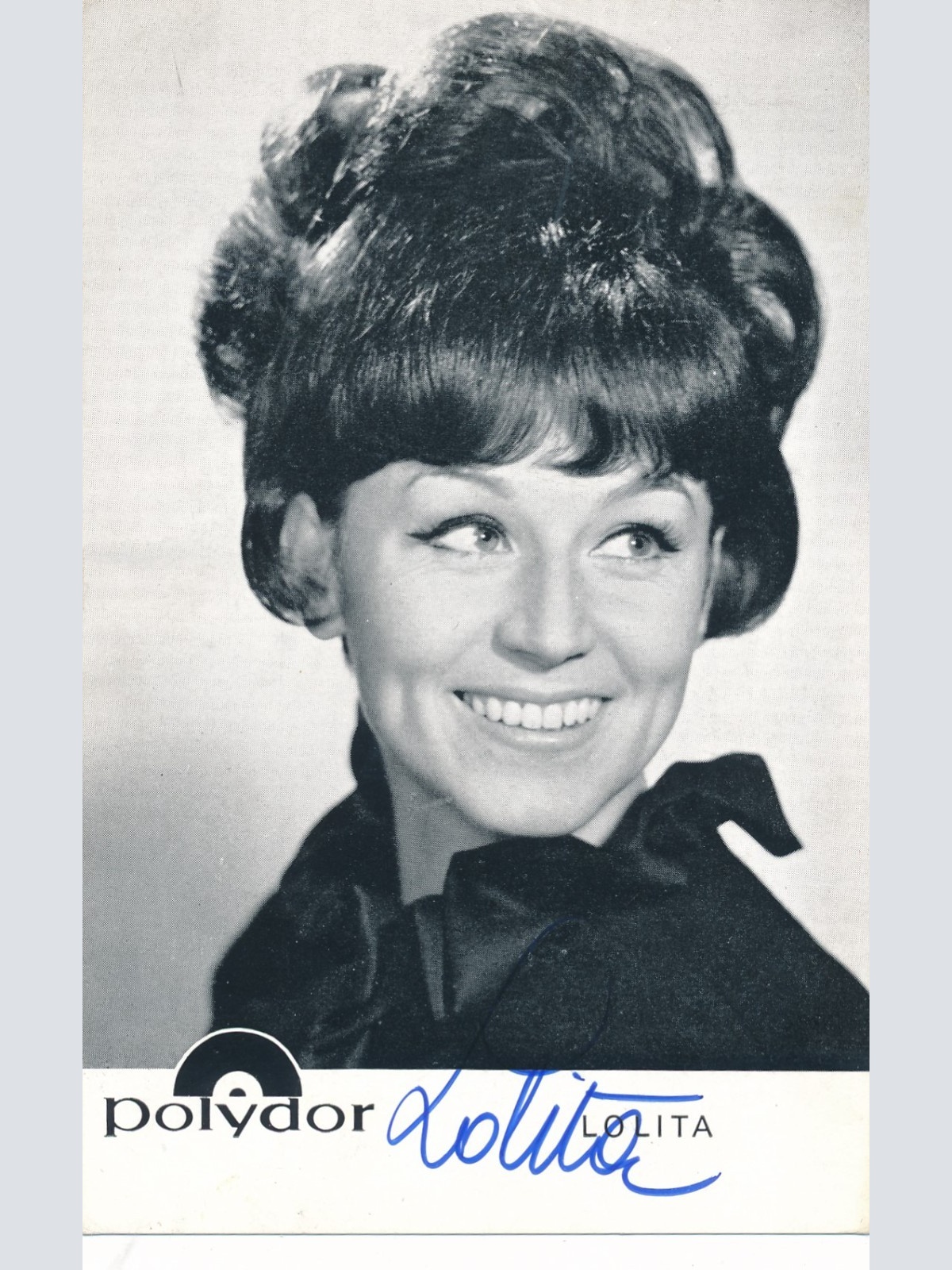 AK Autogrammkarte von Lolita mit Original Unterschrift Ansichtskarte (18100)