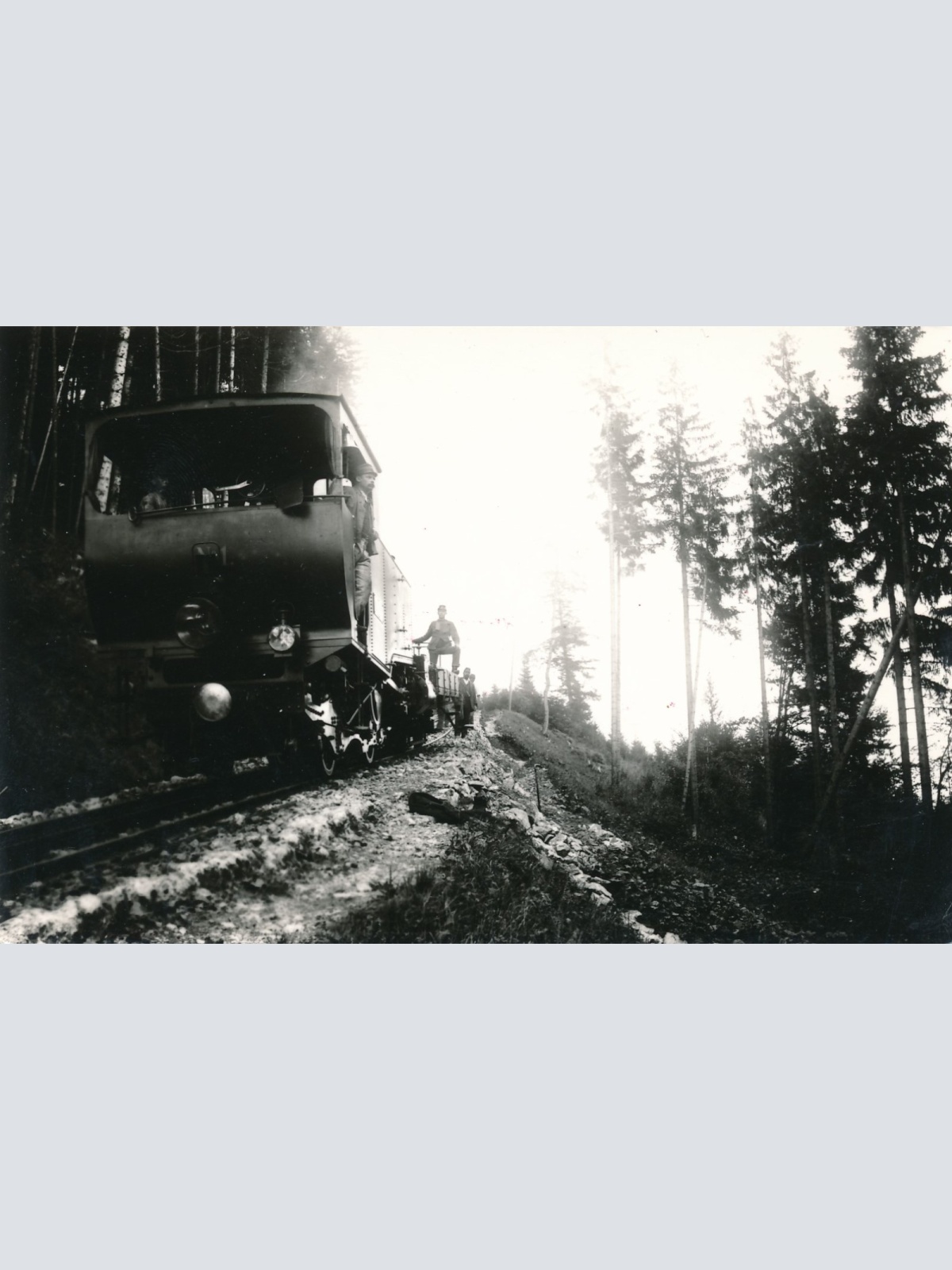 Foto - Karte von einer Eisenbahn mit Lockführer und Passanten (18159)