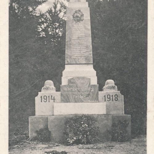 AK aus Riegersburg Kriegerdenkmal Niederösterreich Ansichtskarte (18374)