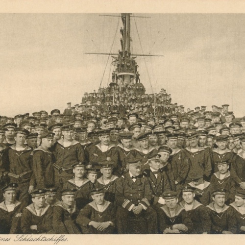 AK Militaria Bemannung eines Schlachtschiffes Ansichtskarte (18481)