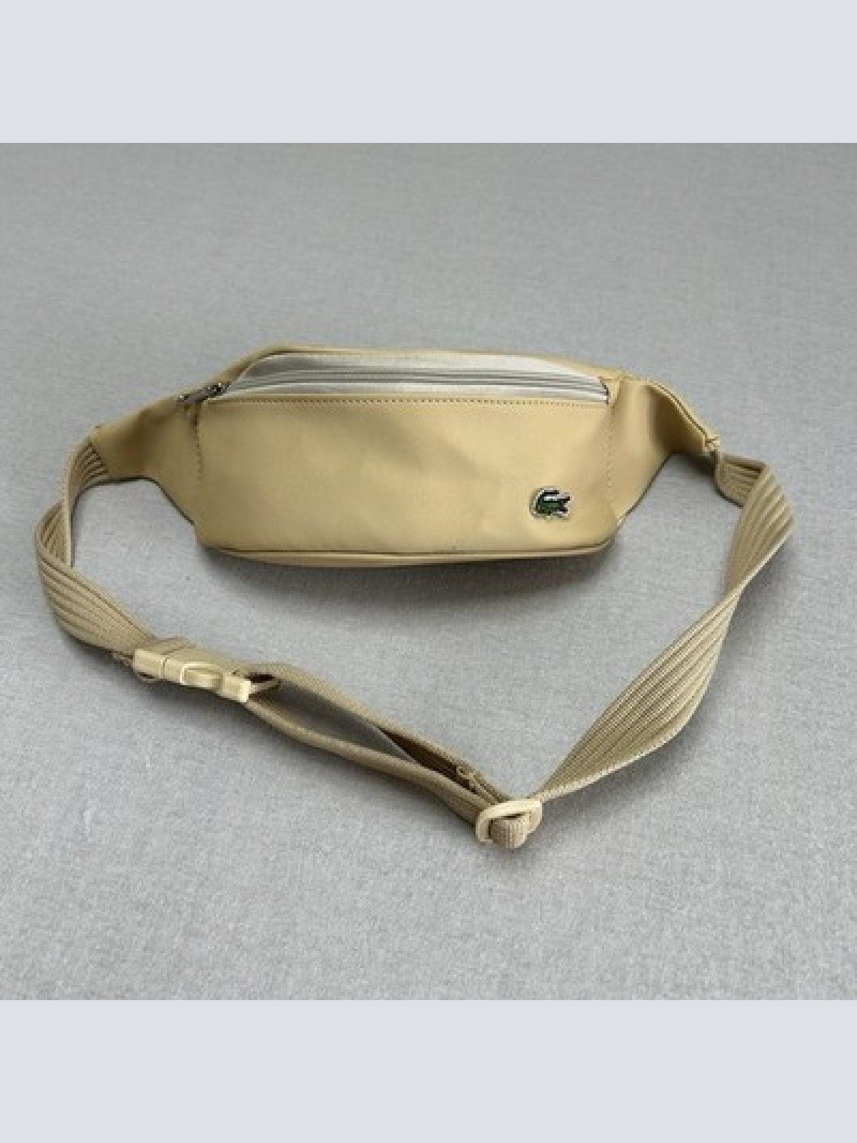 Lacoste Bauchtasche Gürteltasche Beige Creme – Klassiker mit Krokodil-Logo – Top