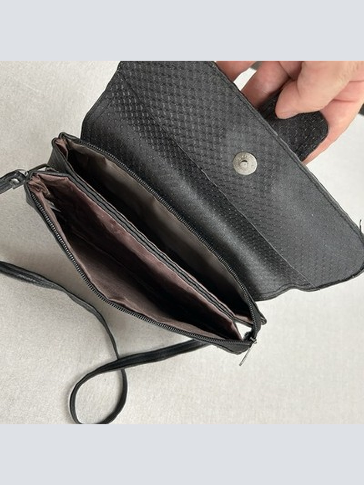 Vintage Damen Umhängetasche / Clutch Schwarz Silberne Kette 3 Fächer Y2K Schick