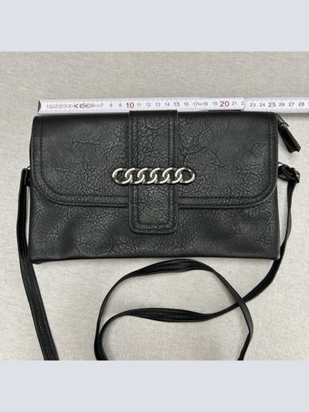 Vintage Damen Umhängetasche / Clutch Schwarz Silberne Kette 3 Fächer Y2K Schick