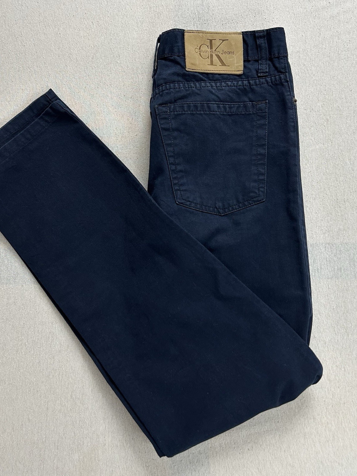Dünne Calvin Klein Herren Jeans W31 L34 Dunkelblau Maße auf Fotos