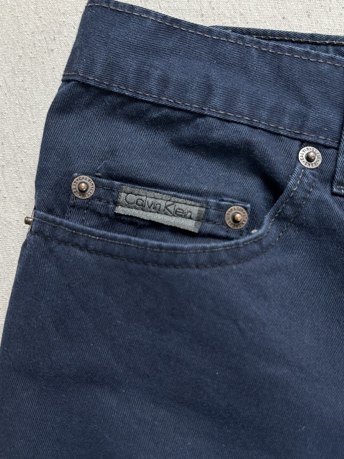 Dünne Calvin Klein Herren Jeans W31 L34 Dunkelblau Maße auf Fotos