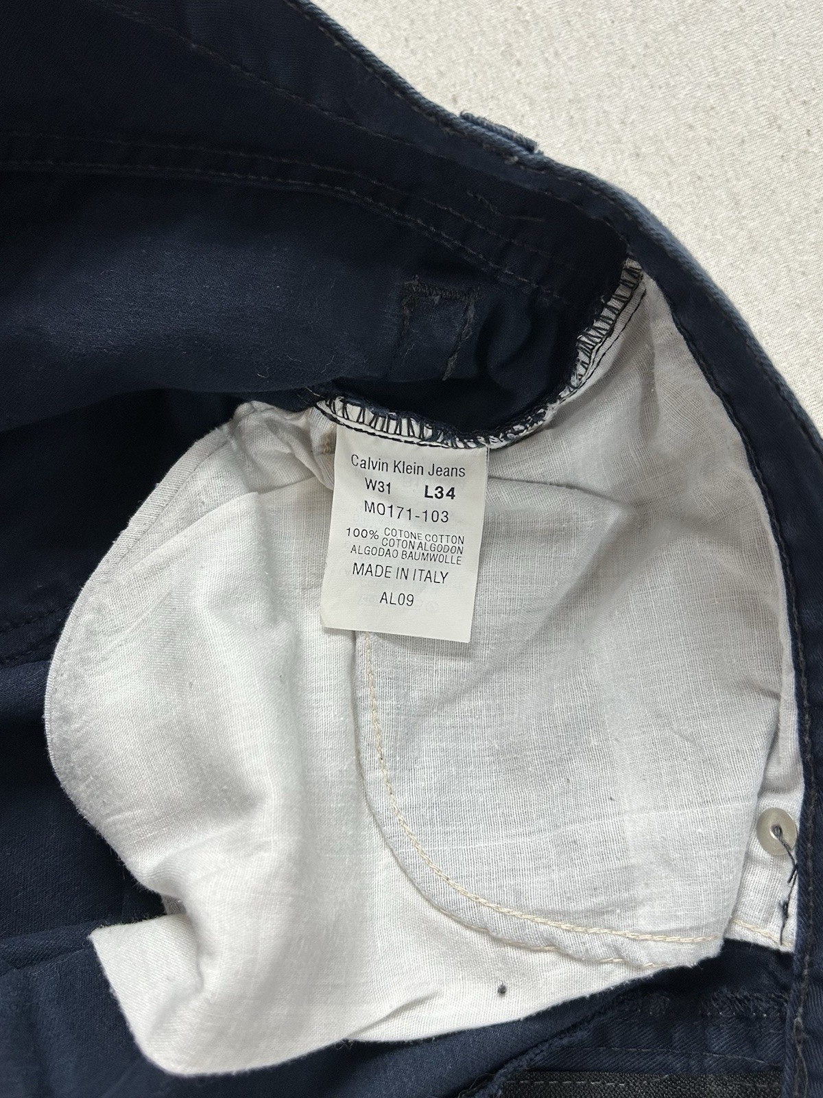 Dünne Calvin Klein Herren Jeans W31 L34 Dunkelblau Maße auf Fotos
