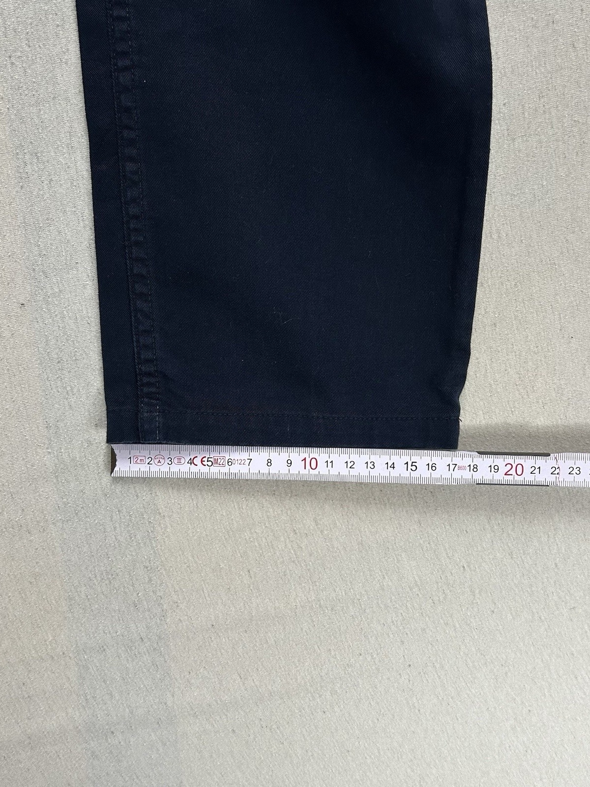 Dünne Calvin Klein Herren Jeans W31 L34 Dunkelblau Maße auf Fotos