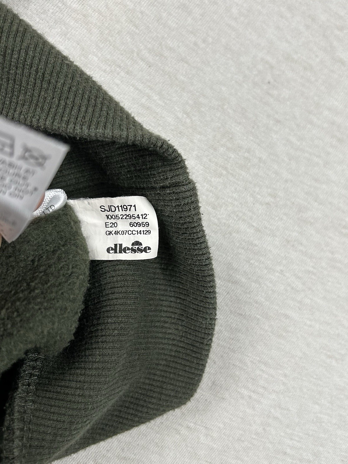 Ellesse Hoodie Damen Größe XS Olivgrün Maße auf den Fotos