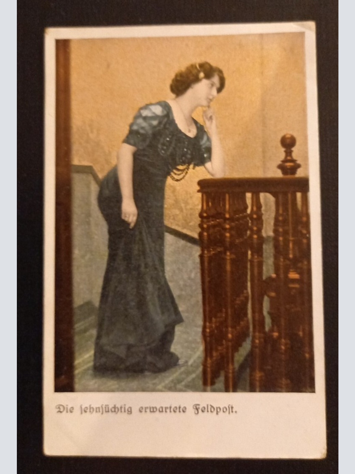Dame Die Sehnsüchtig Auf Die Erwartete Feldpost 410799 Ga G