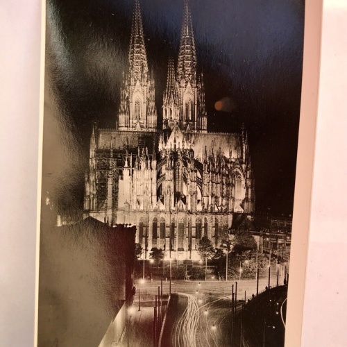 AK, Kölner Dom im Scheinwerferlicht (40064 BW)
