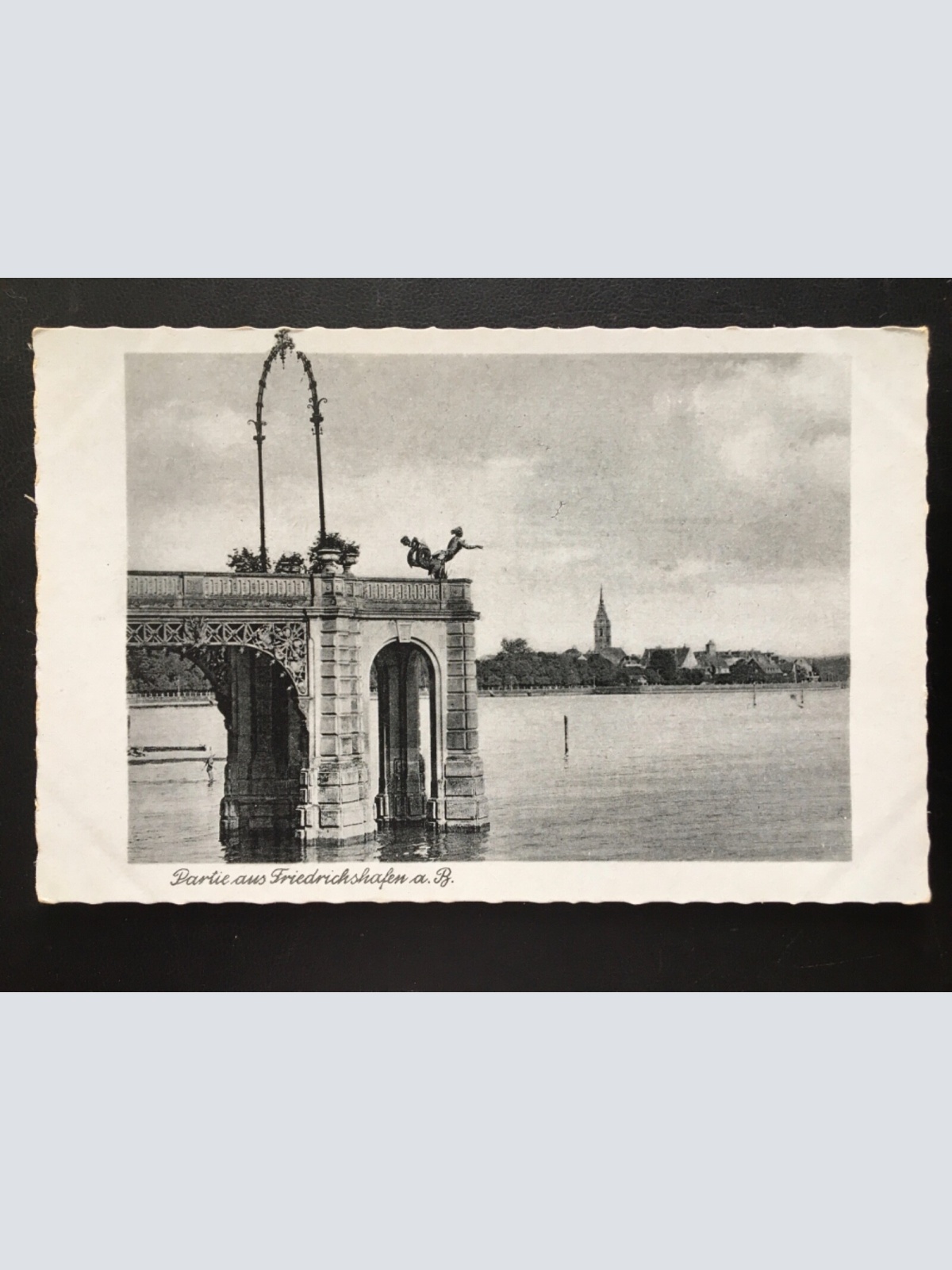 Partie aus Friedrichshafen am Bodensee - Anlegestelle - Kirche 180183 TH